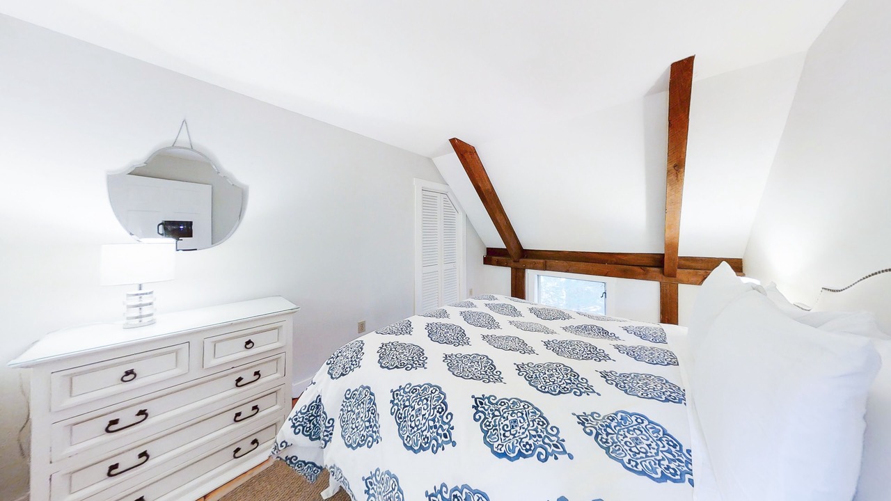 Photo of Bedroom in Bayville