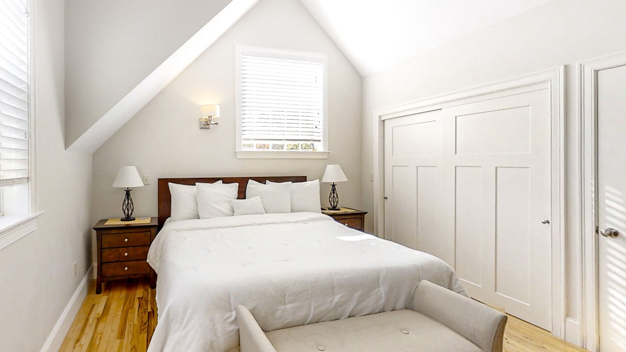 Photo of Bedroom in Pond Cove