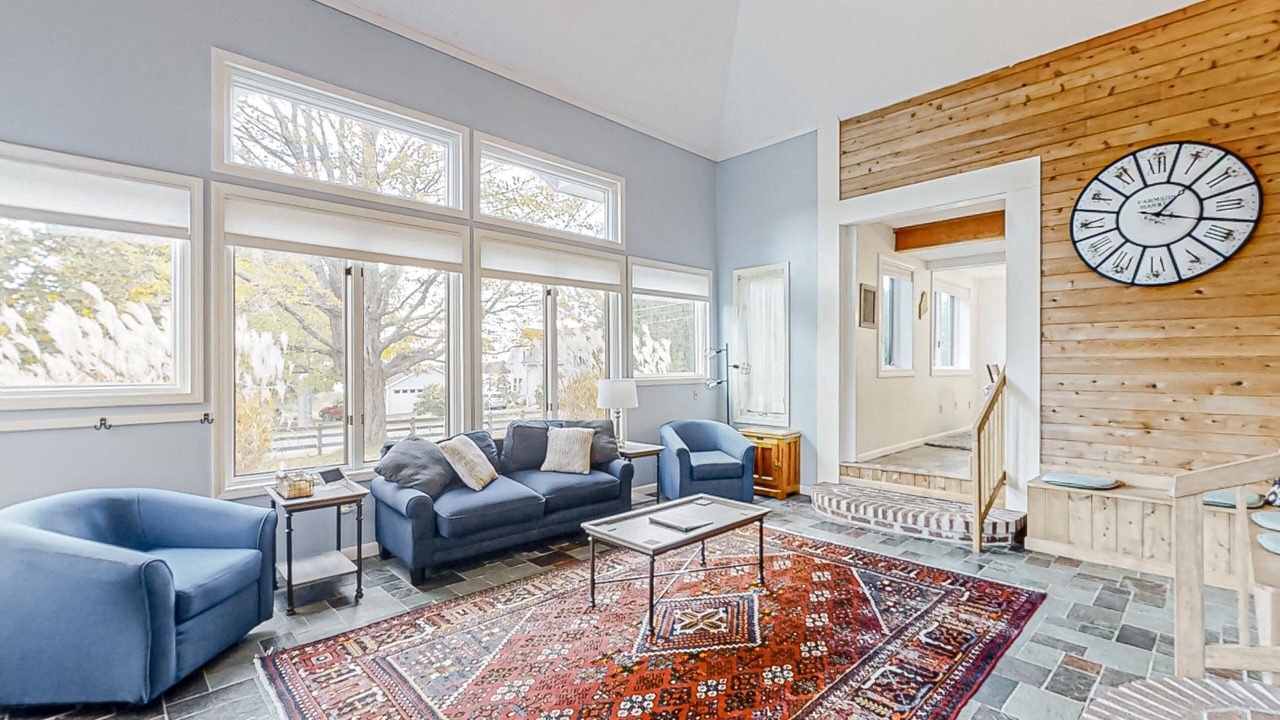 Photo of Livingroom in Lamoine