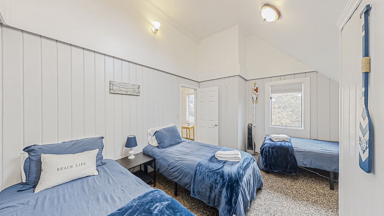 Photo of Bedroom in Lamoine