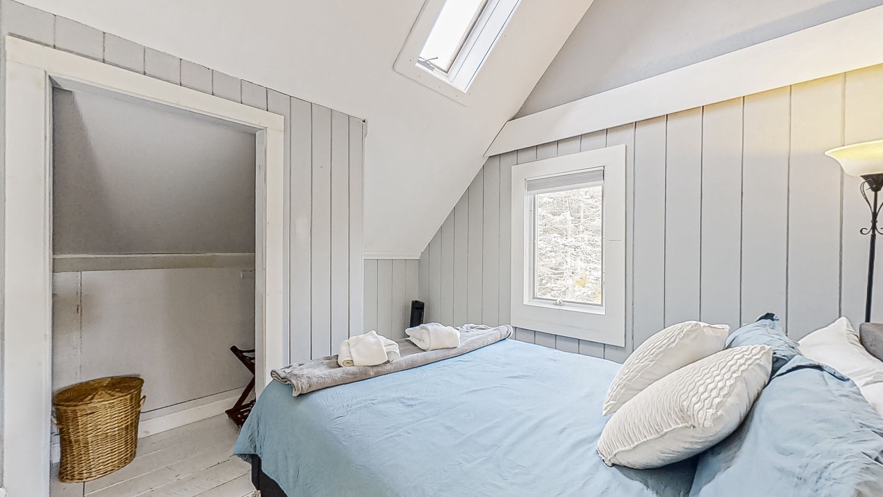 Photo of Bedroom in Lamoine
