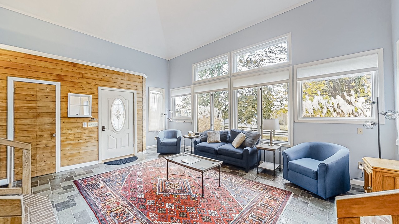 Photo of Livingroom in Lamoine
