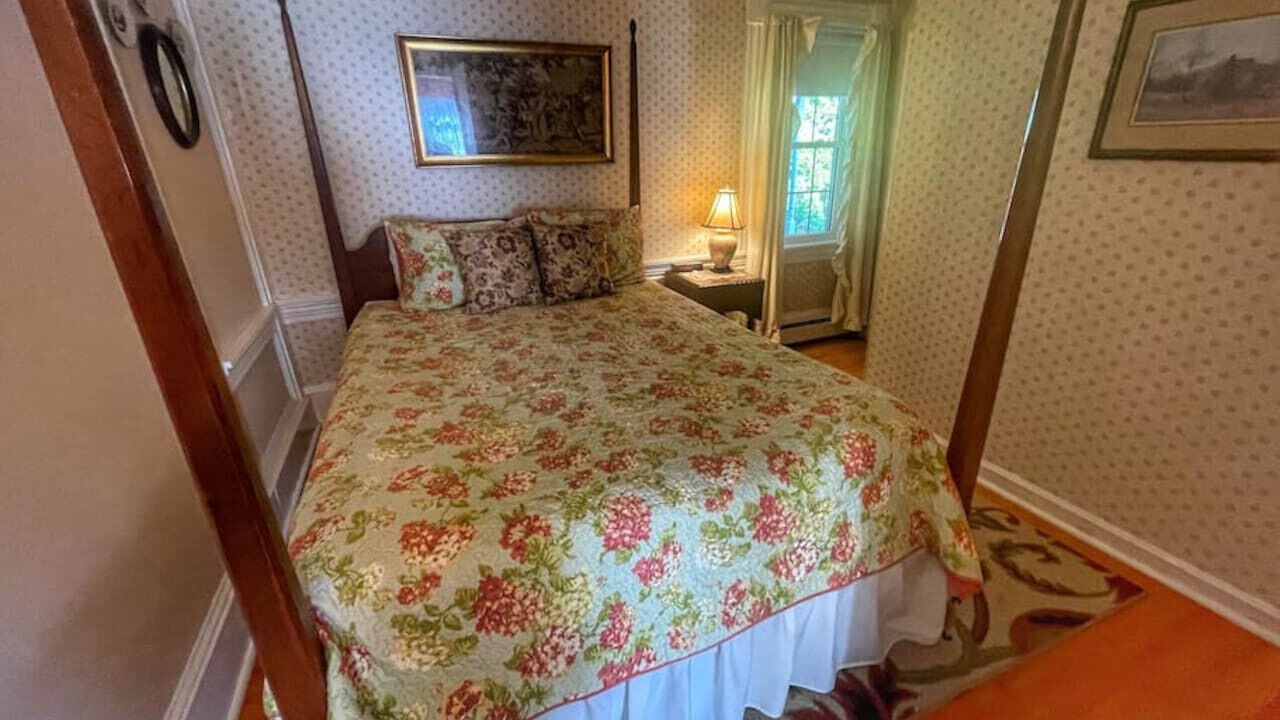 Photo of Bedroom in Trenton