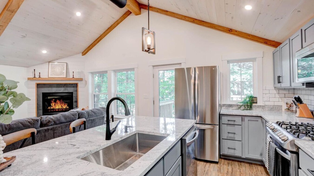 Photo of Kitchen in Center Conway