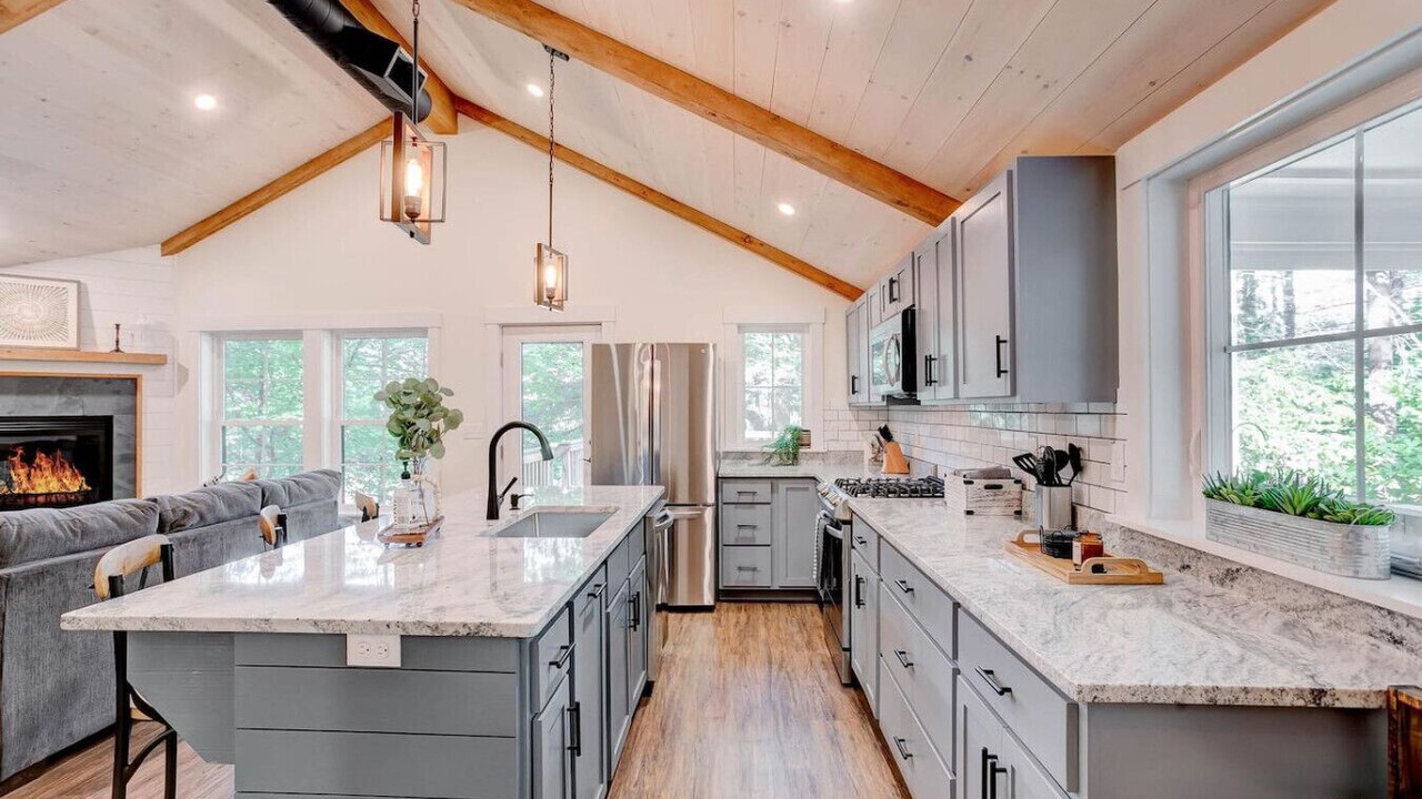 Photo of Kitchen in Center Conway