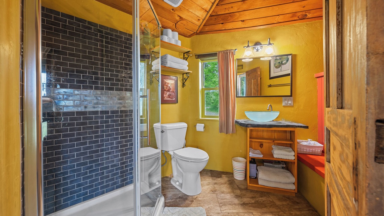 Photo of Bathroom in Alpine