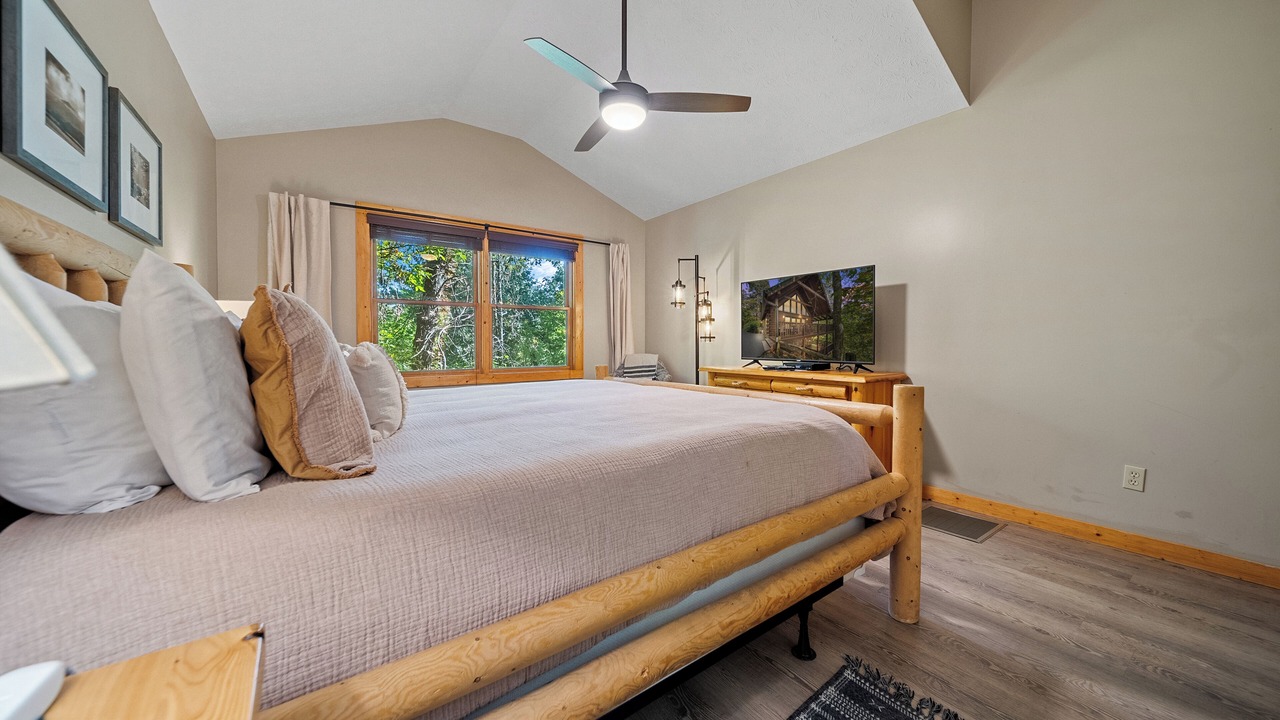 Photo of Bedroom in Black Bear Falls