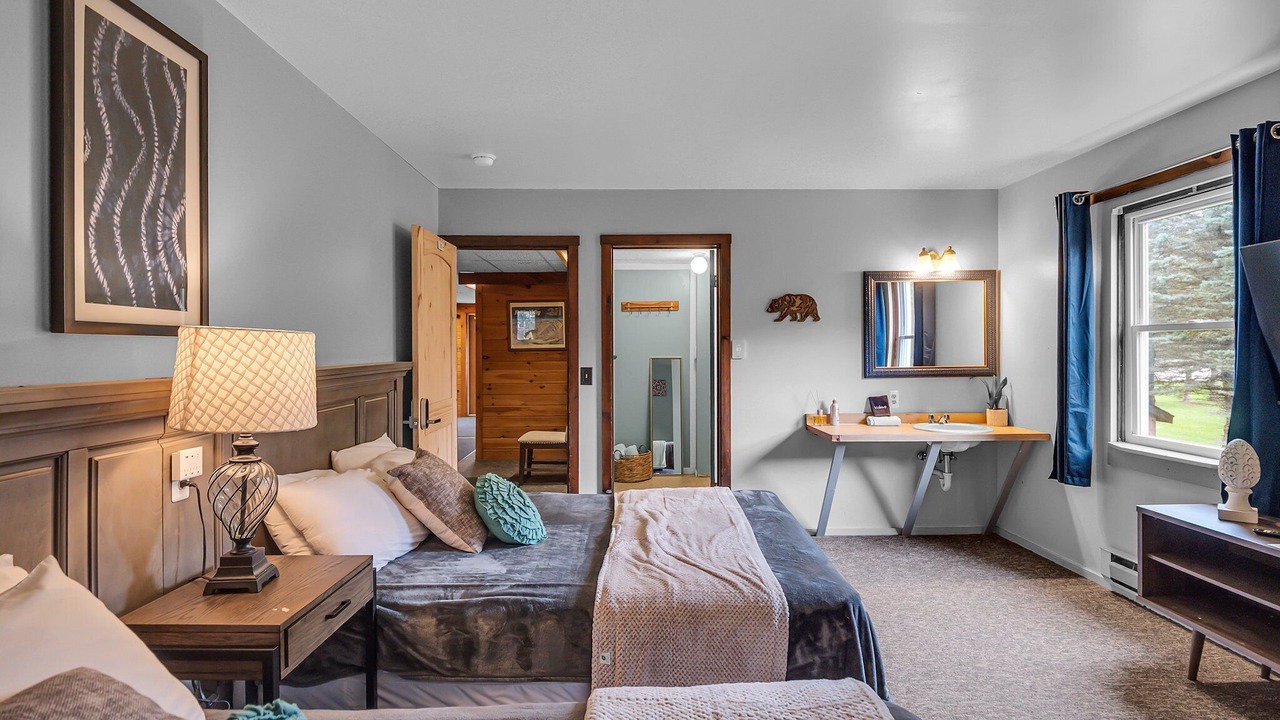 Photo of Bedroom in Ellicottville