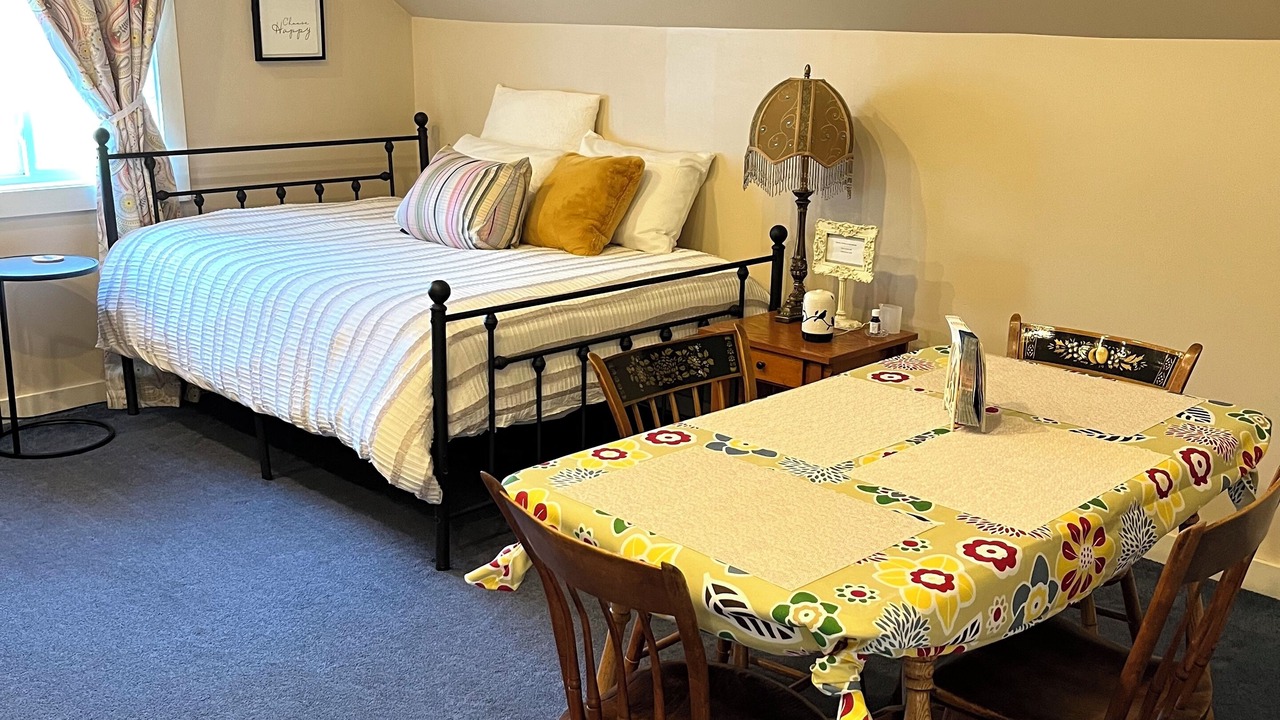 Photo of Bedroom in Oakland