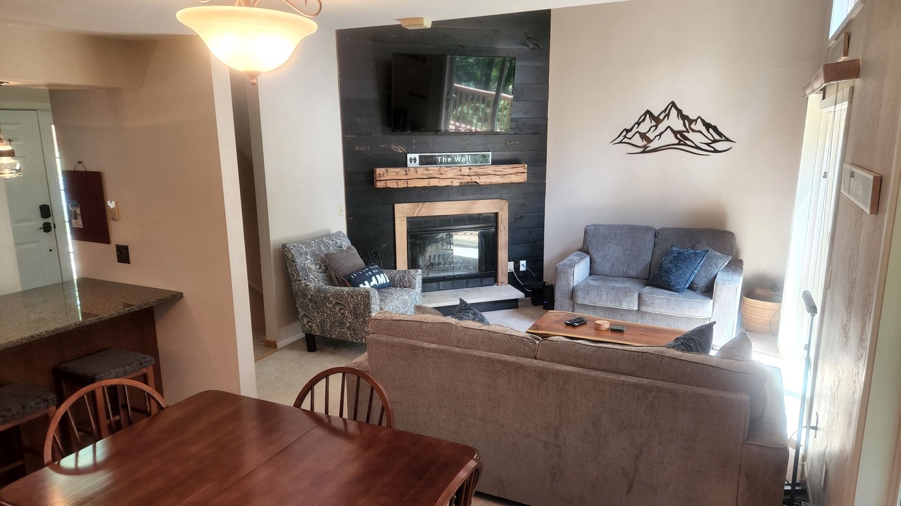 Photo of Livingroom in Ellicottville