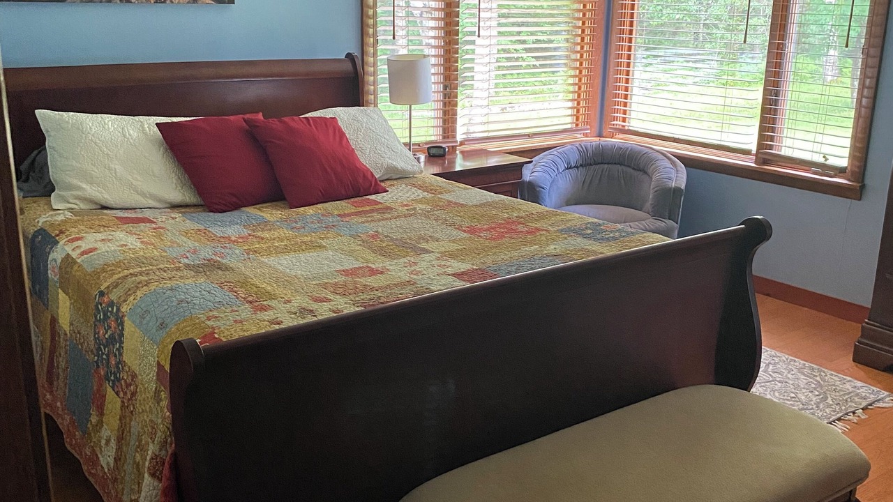 Photo of Bedroom in East Central Franklin