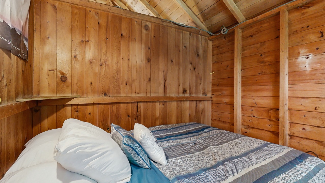Photo of Bedroom in Greenville Junction