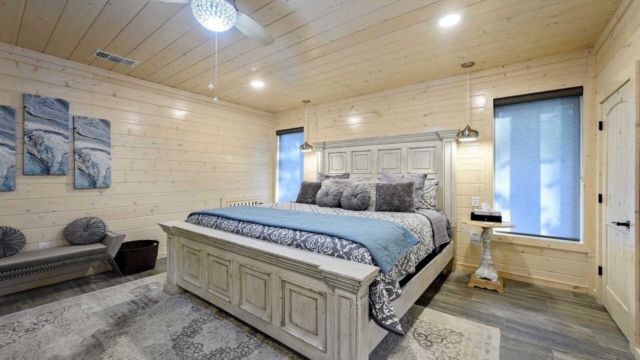 Photo of Bedroom in Golden