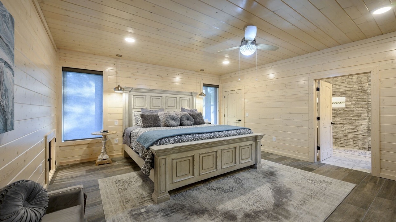 Photo of Bedroom in Golden
