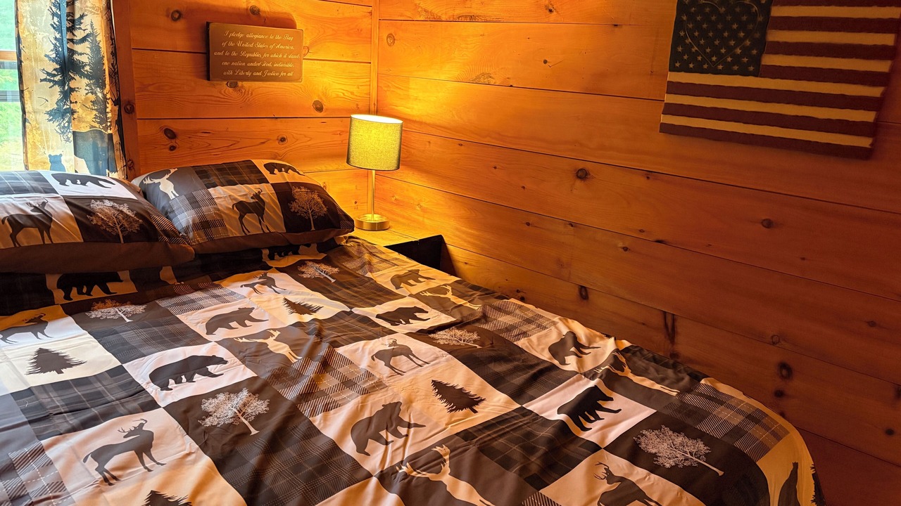 Photo of Bedroom in Leeper