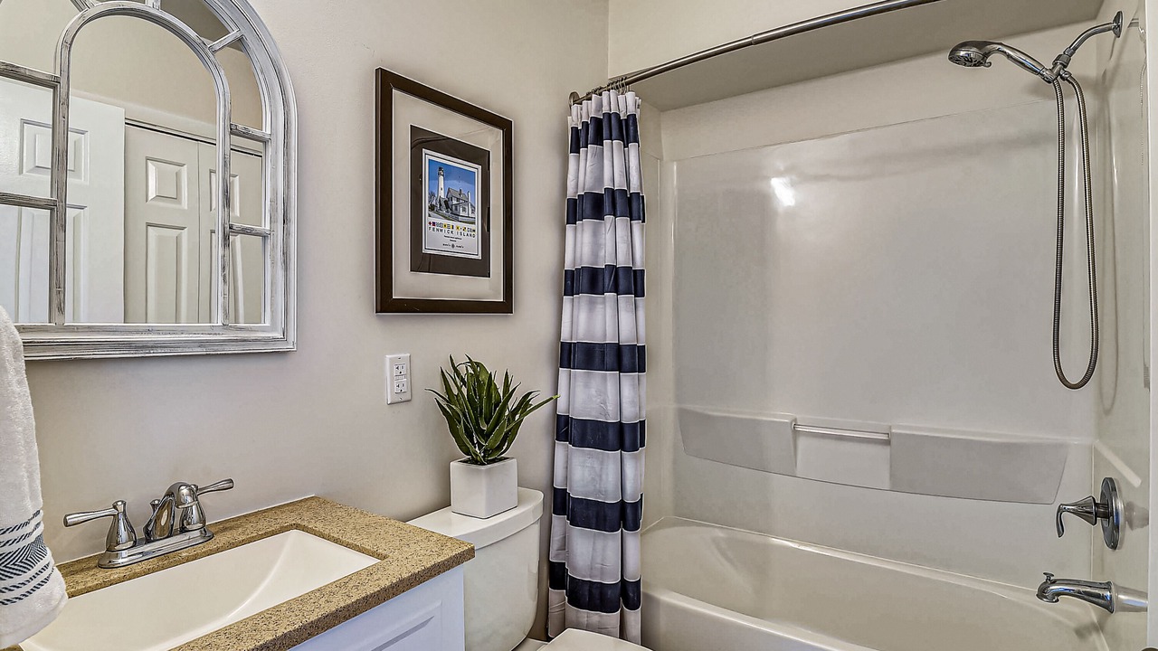 Photo of Bathroom in Fenwick Landing