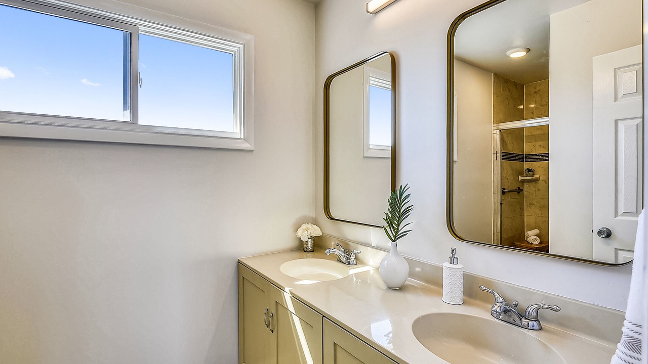Photo of Bathroom in Fenwick Landing