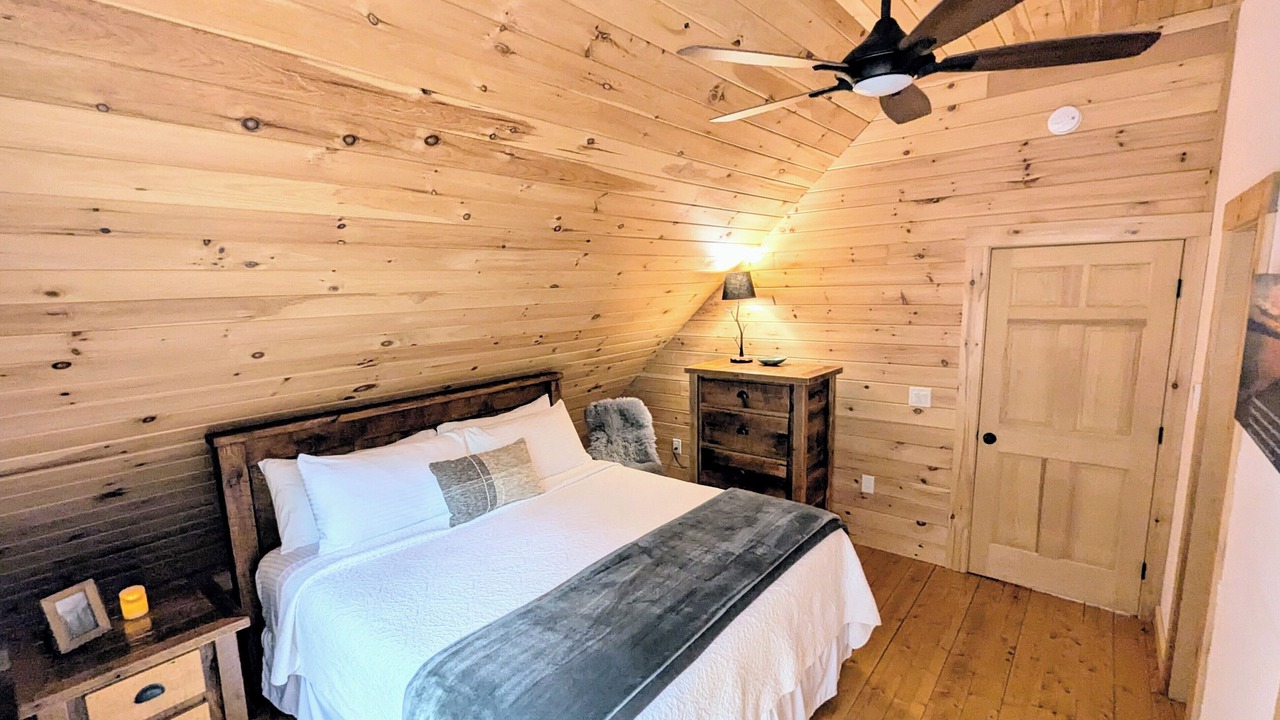 Photo of Bedroom in Ellsworth