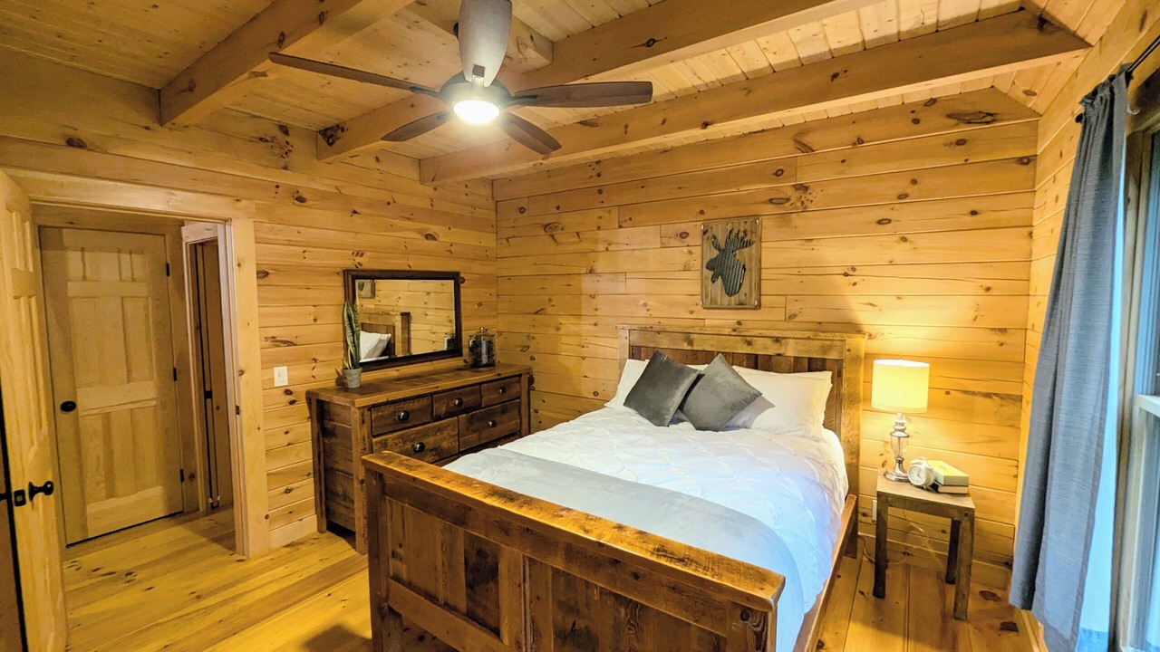Photo of Bedroom in Ellsworth