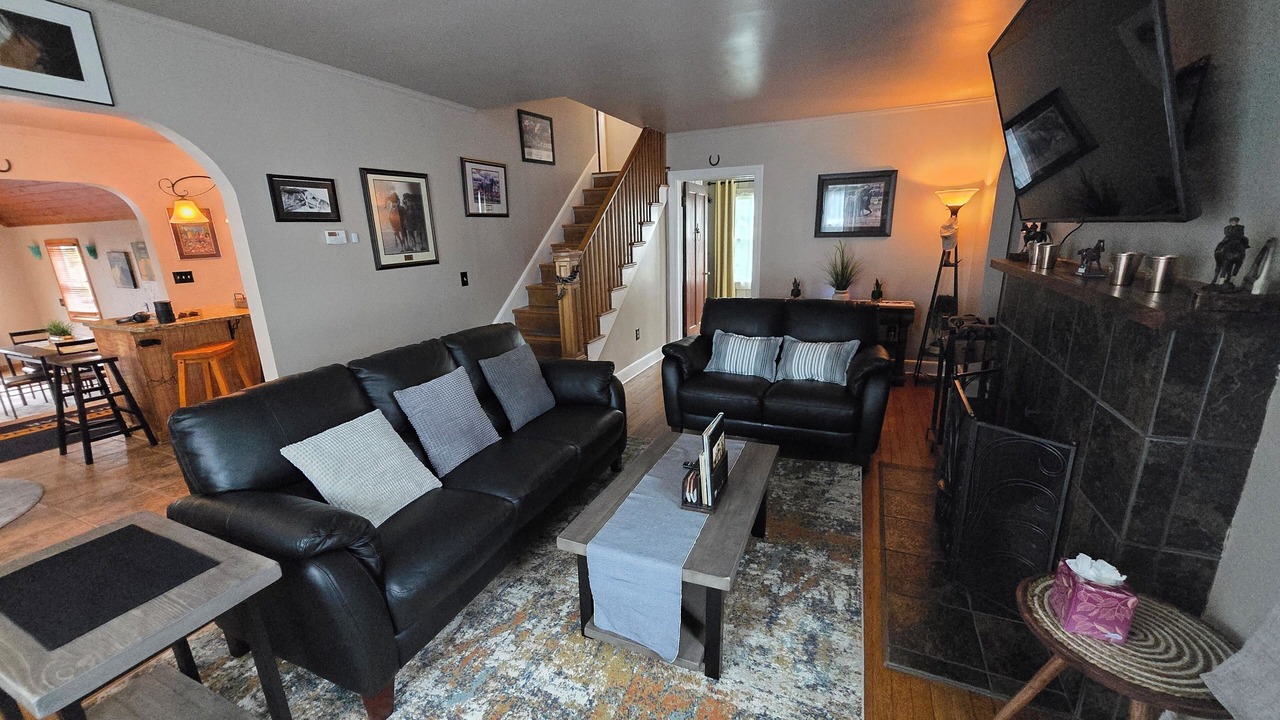 Photo of Livingroom in Saratoga Springs