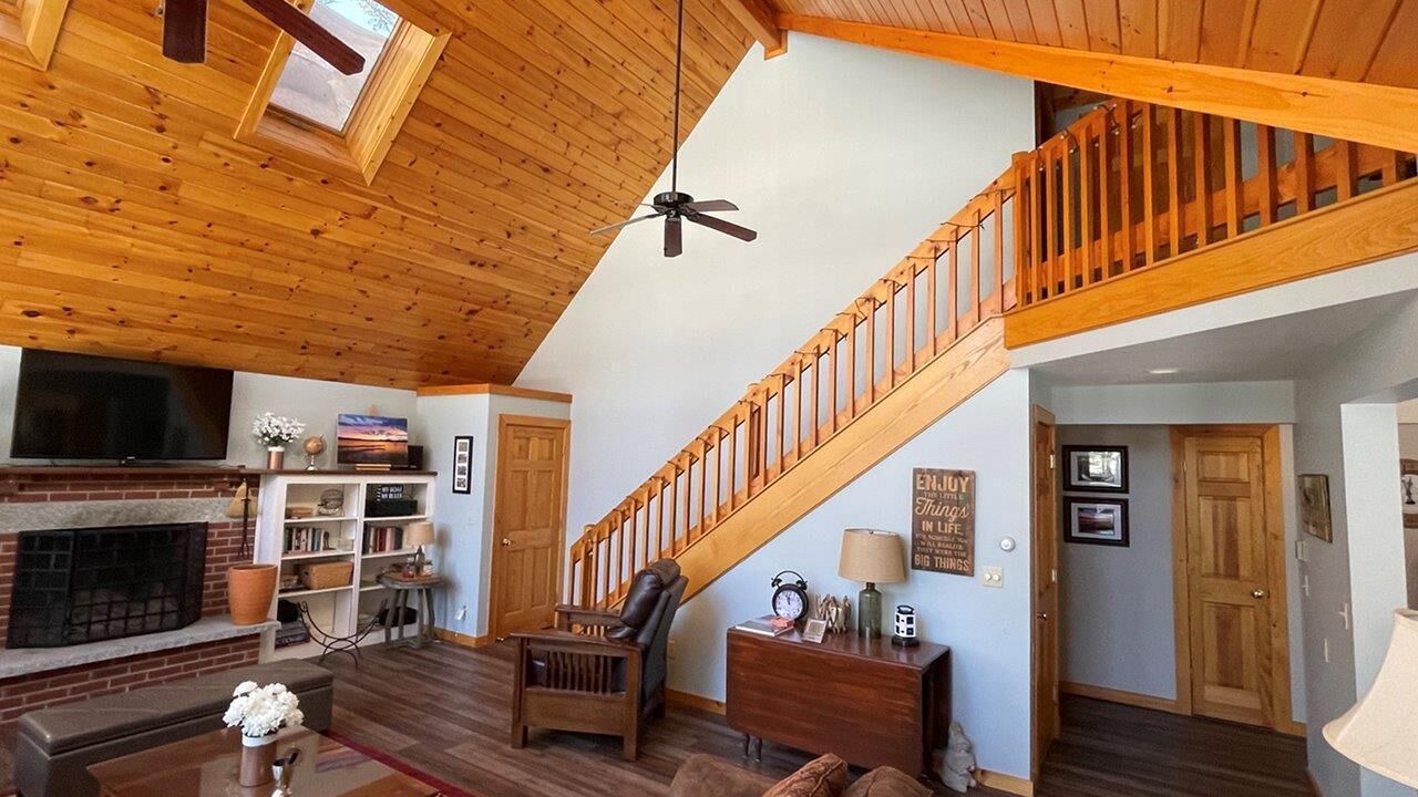 Photo of Livingroom in Center Lovell