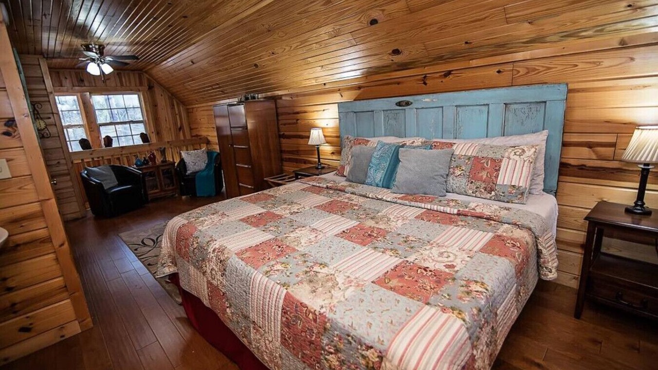 Photo of Bedroom in Hochatown