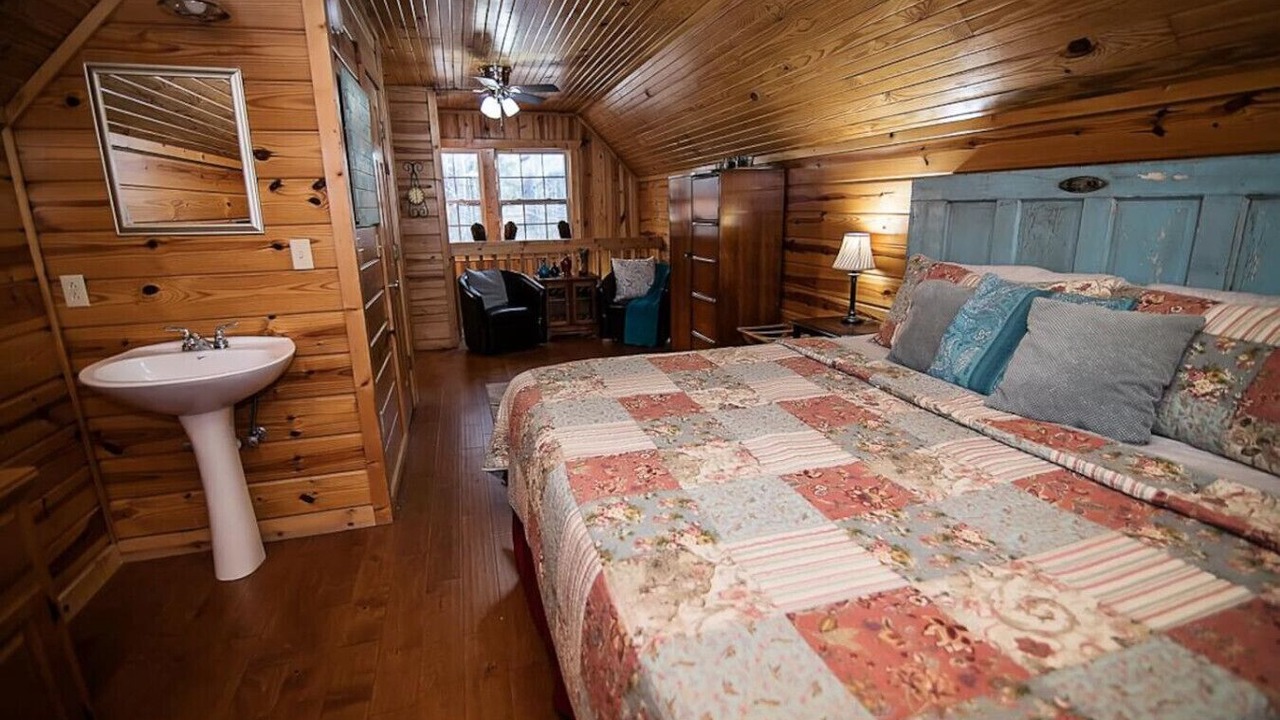 Photo of Bedroom in Hochatown