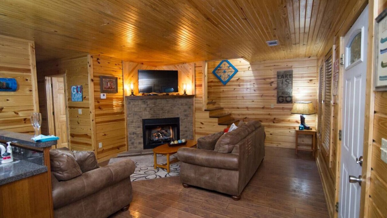 Photo of Livingroom in Hochatown