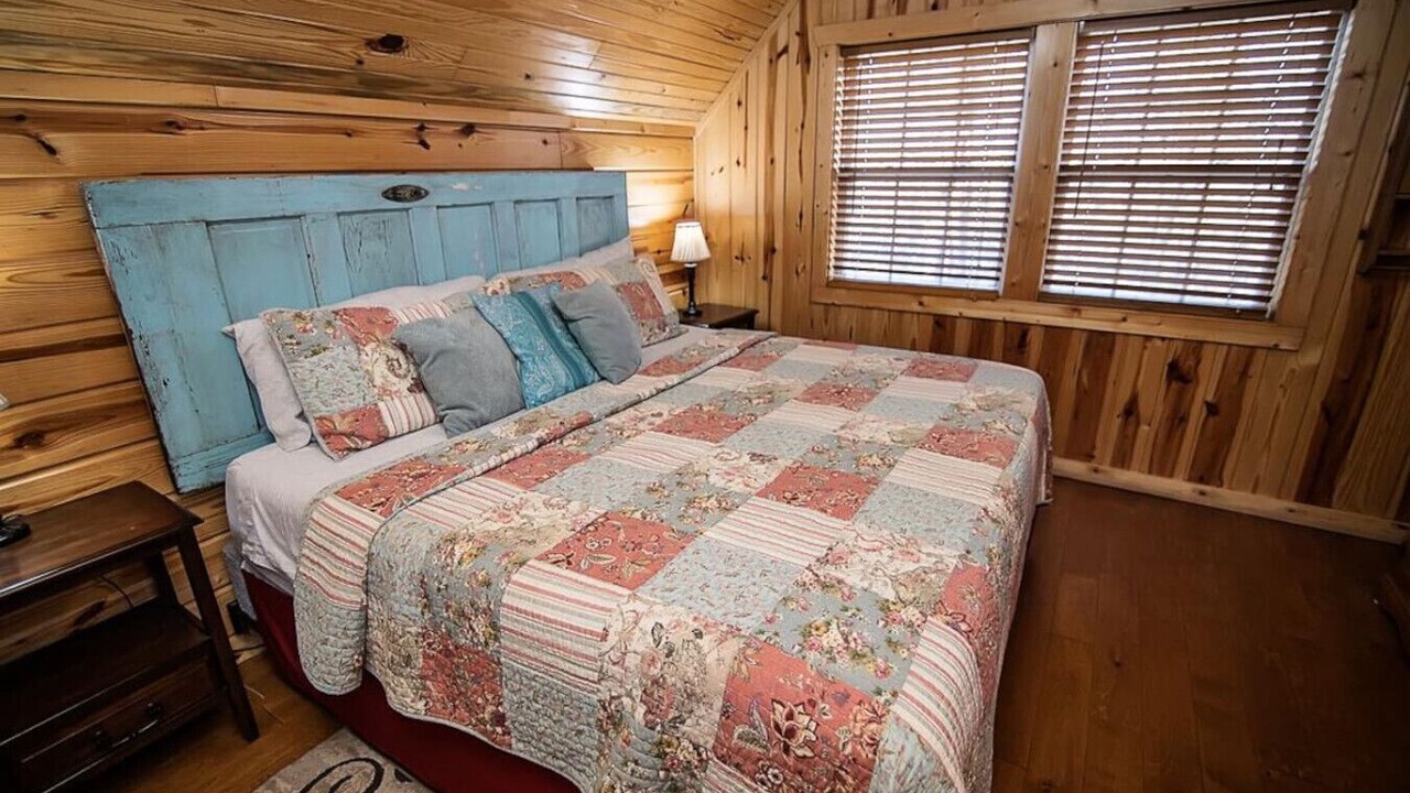 Photo of Bedroom in Hochatown