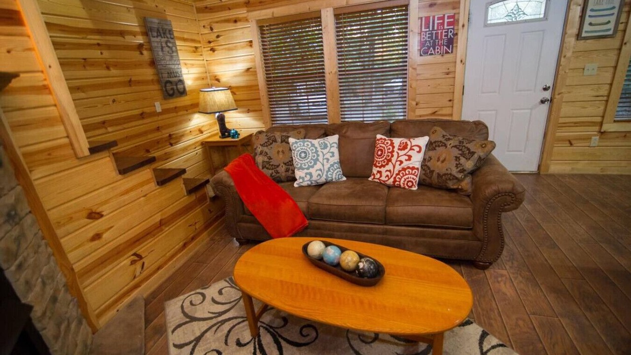 Photo of Livingroom in Hochatown