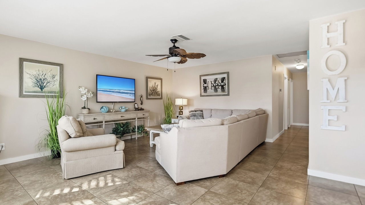 Photo of Livingroom in Naples Park