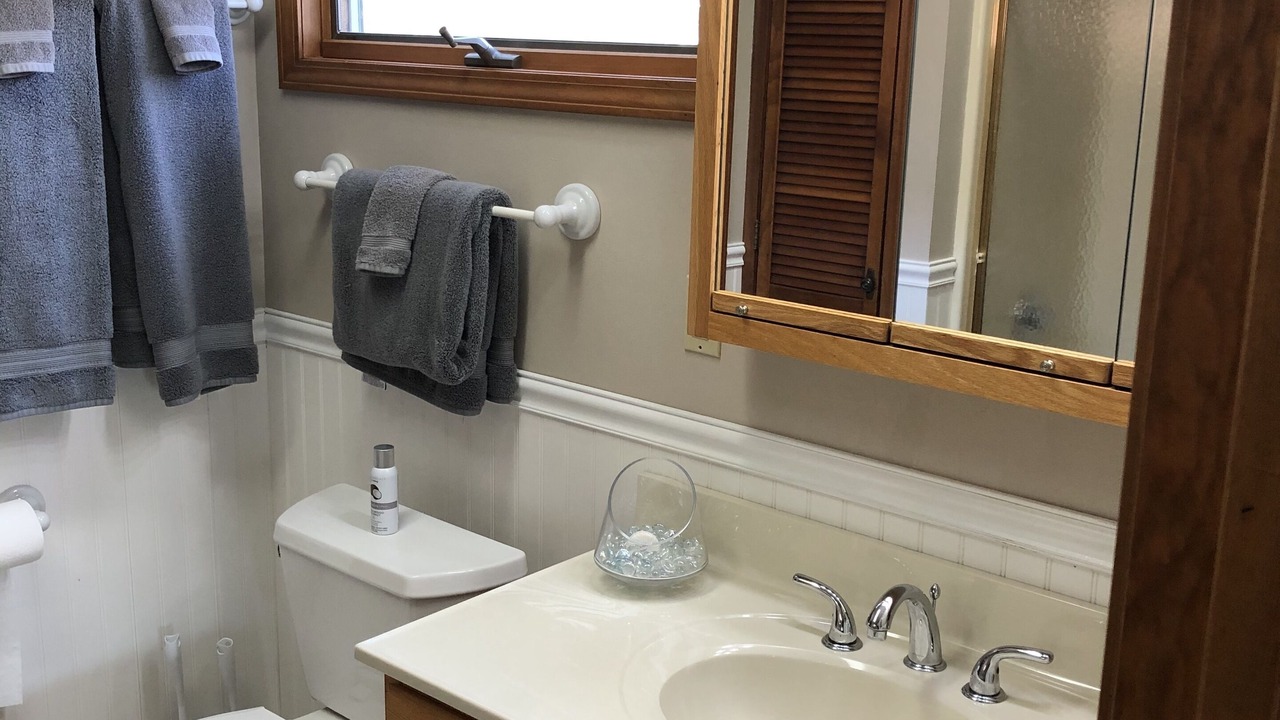 Photo of Bathroom in Conneaut Lakeshore