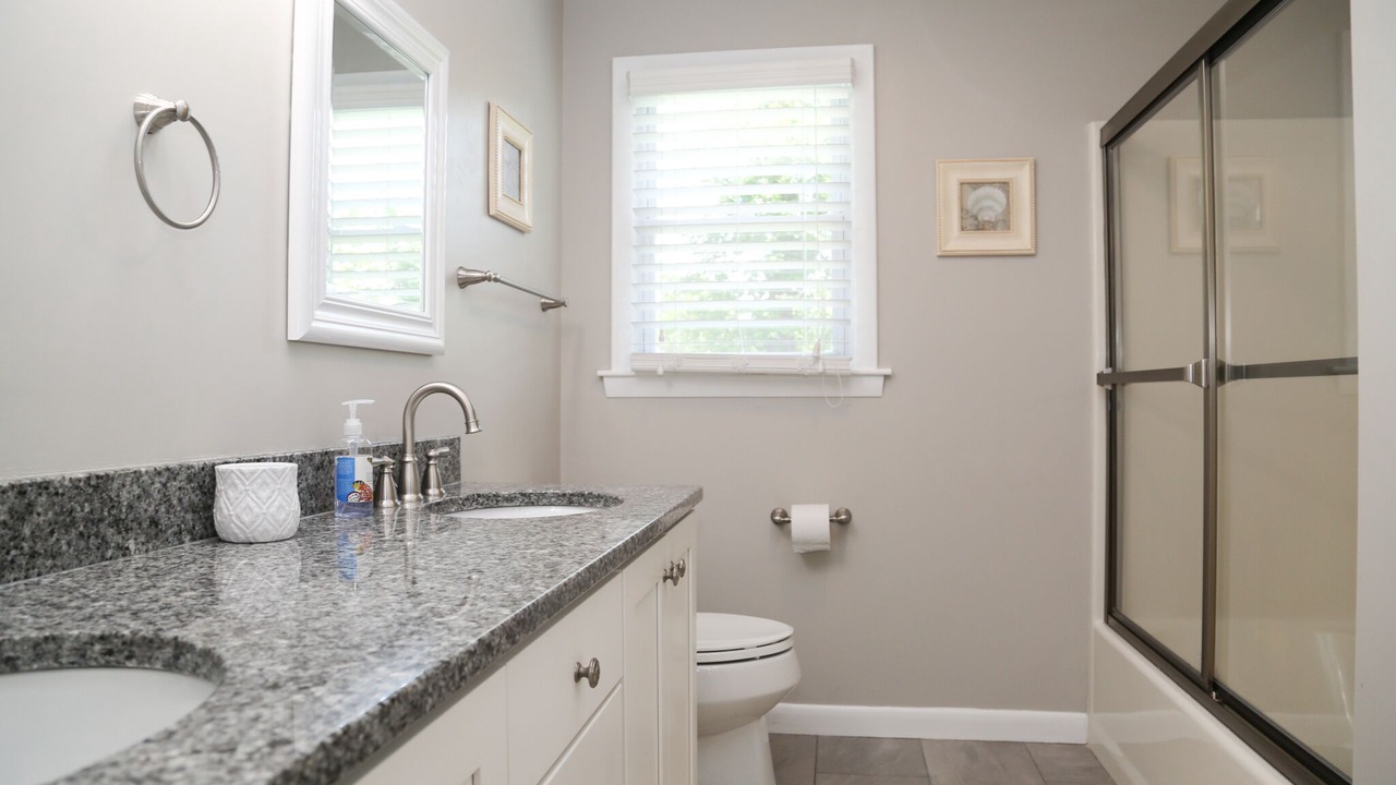 Photo of Bathroom in Bonnet Shores