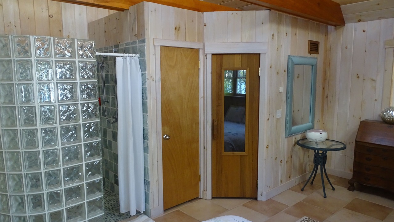 Photo of Bedroom in Waldoboro