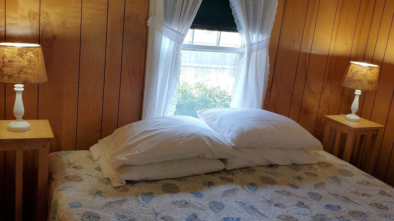 Photo of Bedroom in Isle of Springs