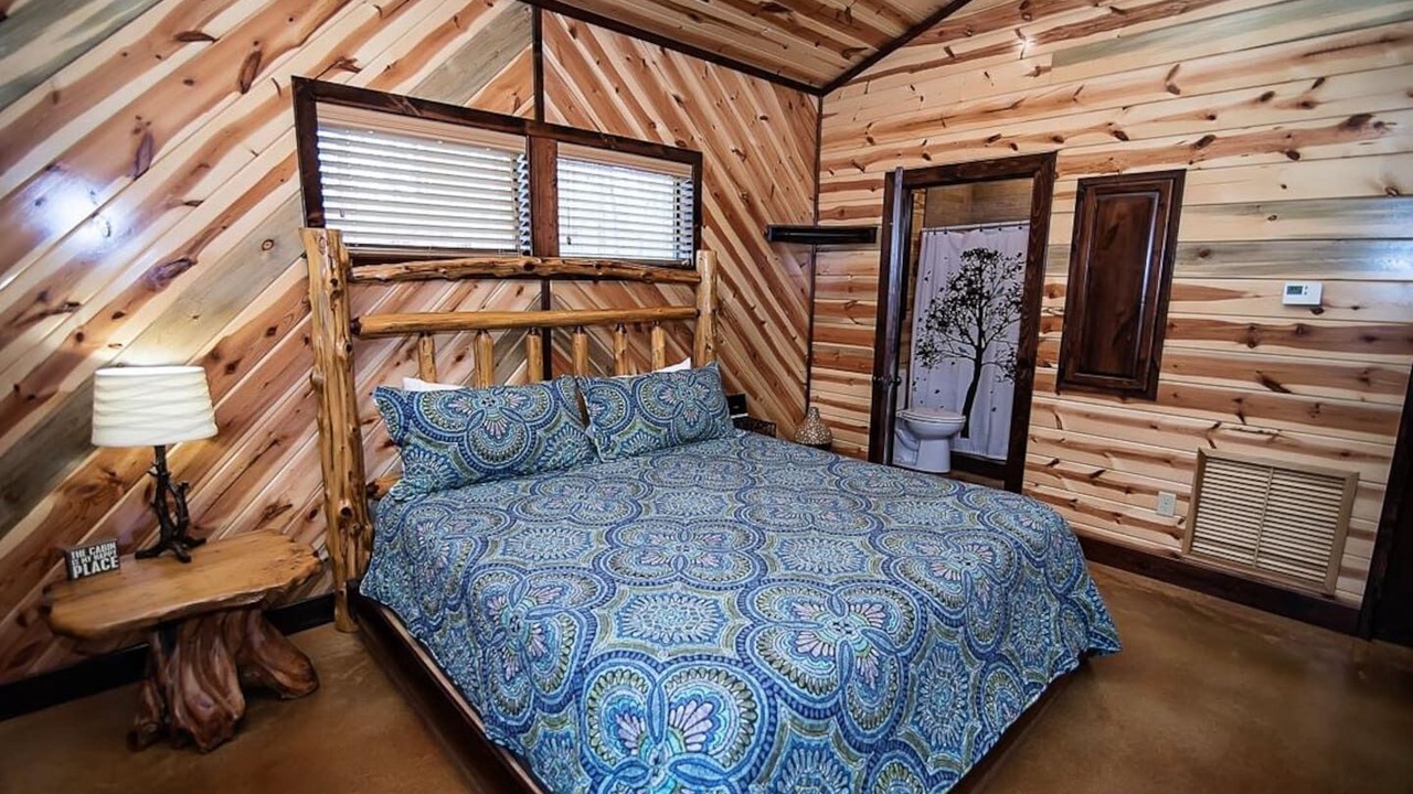 Photo of Bedroom in Hochatown