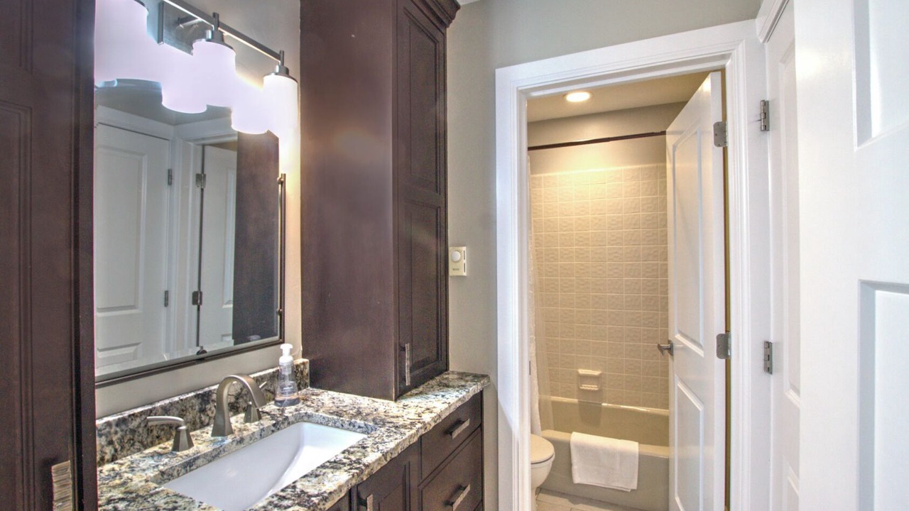 Photo of Bathroom in Garden City