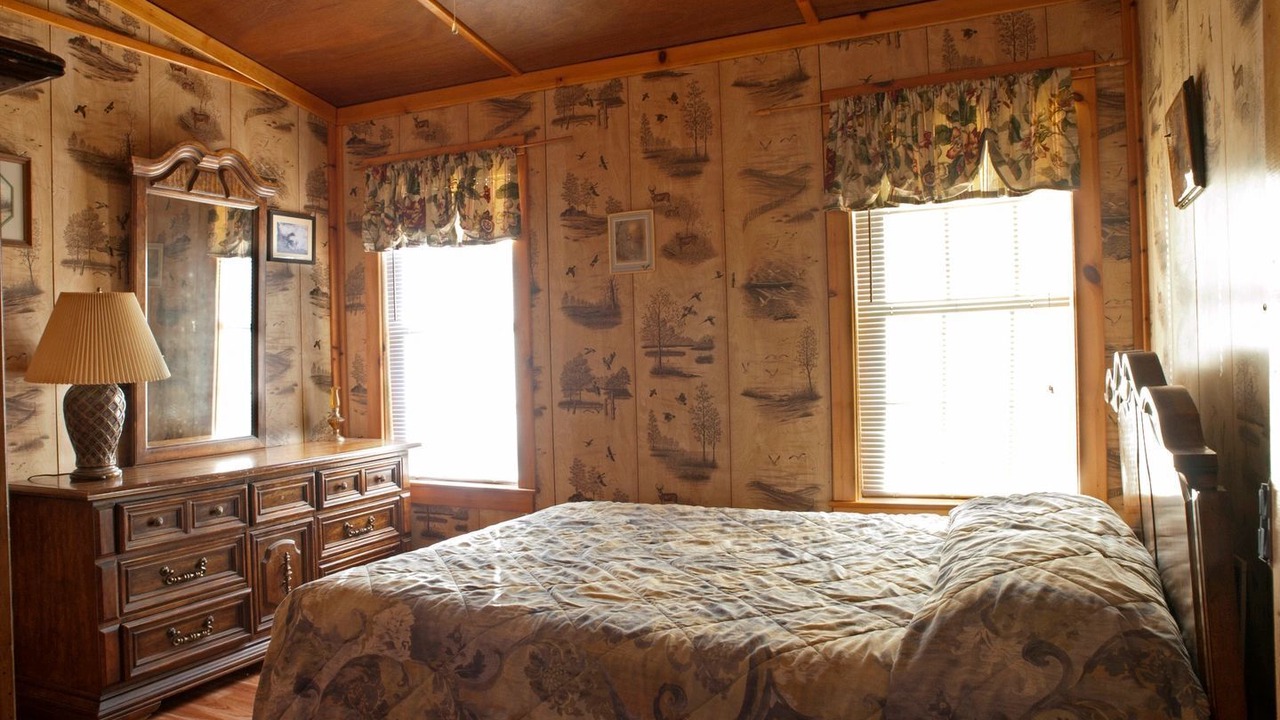 Photo of Bedroom in Mountainburg