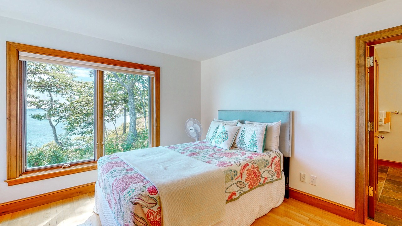 Photo of Bedroom in Isle of Springs