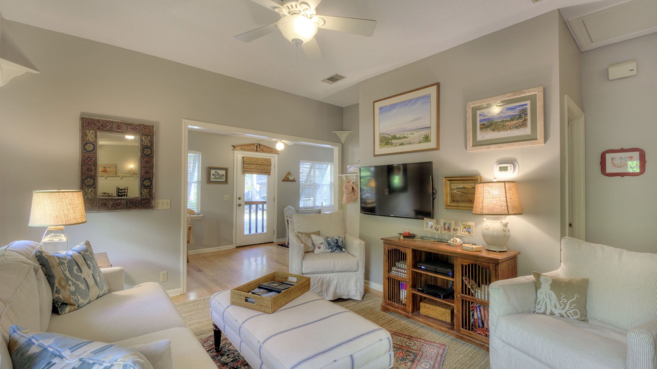 Photo of Livingroom in Saint Simons Island