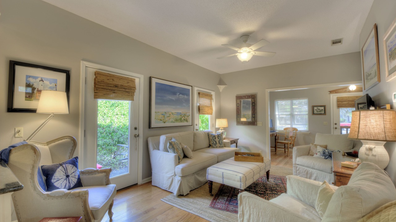 Photo of Livingroom in Saint Simons Island