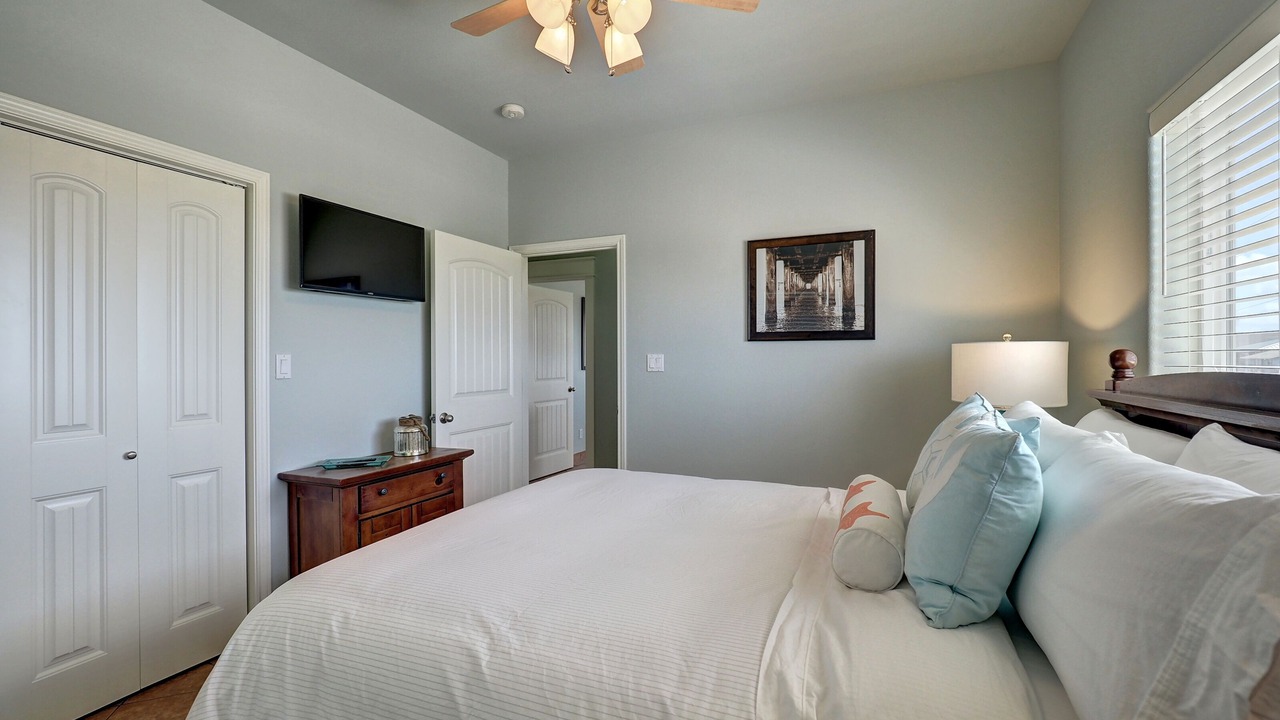 Photo of Bedroom in Leeward Sands