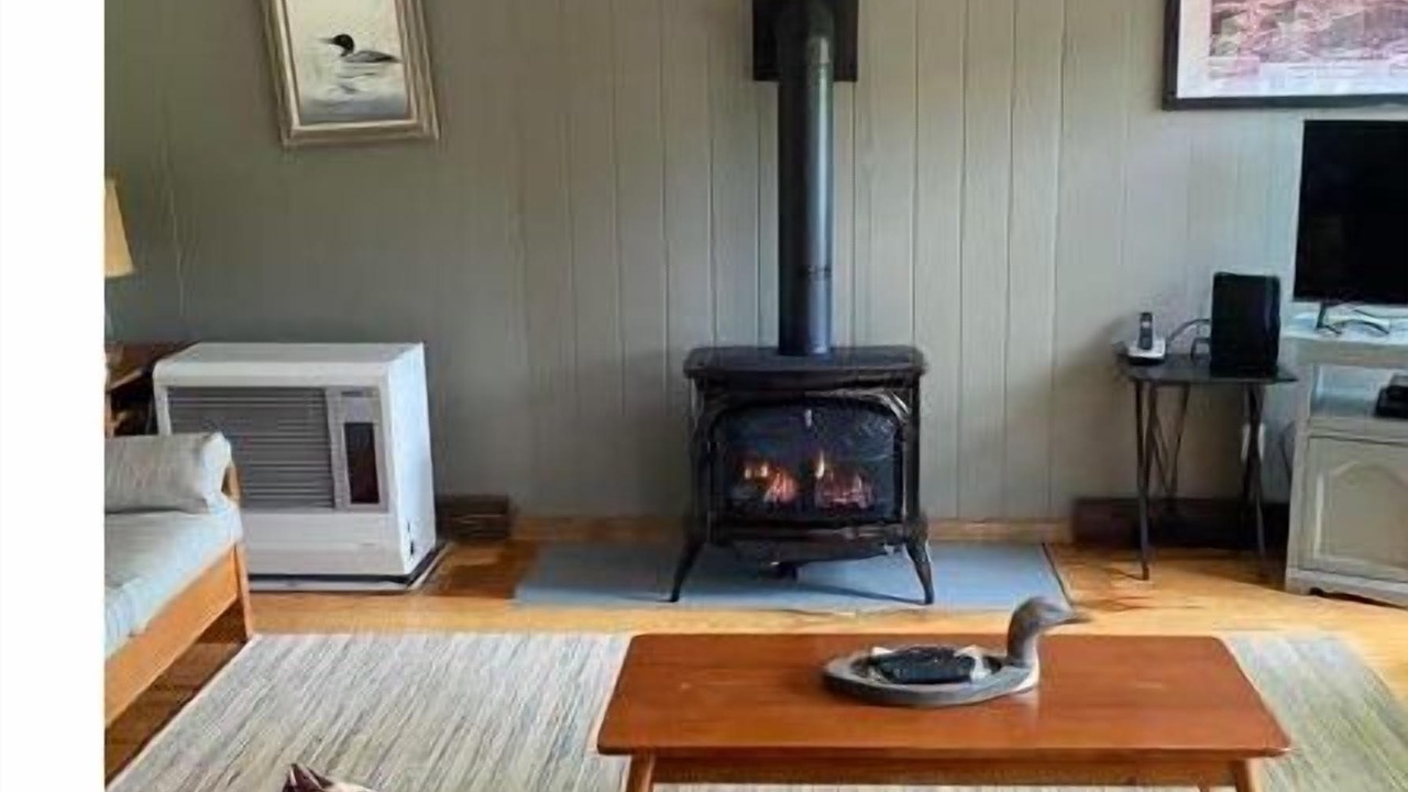 Photo of Livingroom in Center Lovell