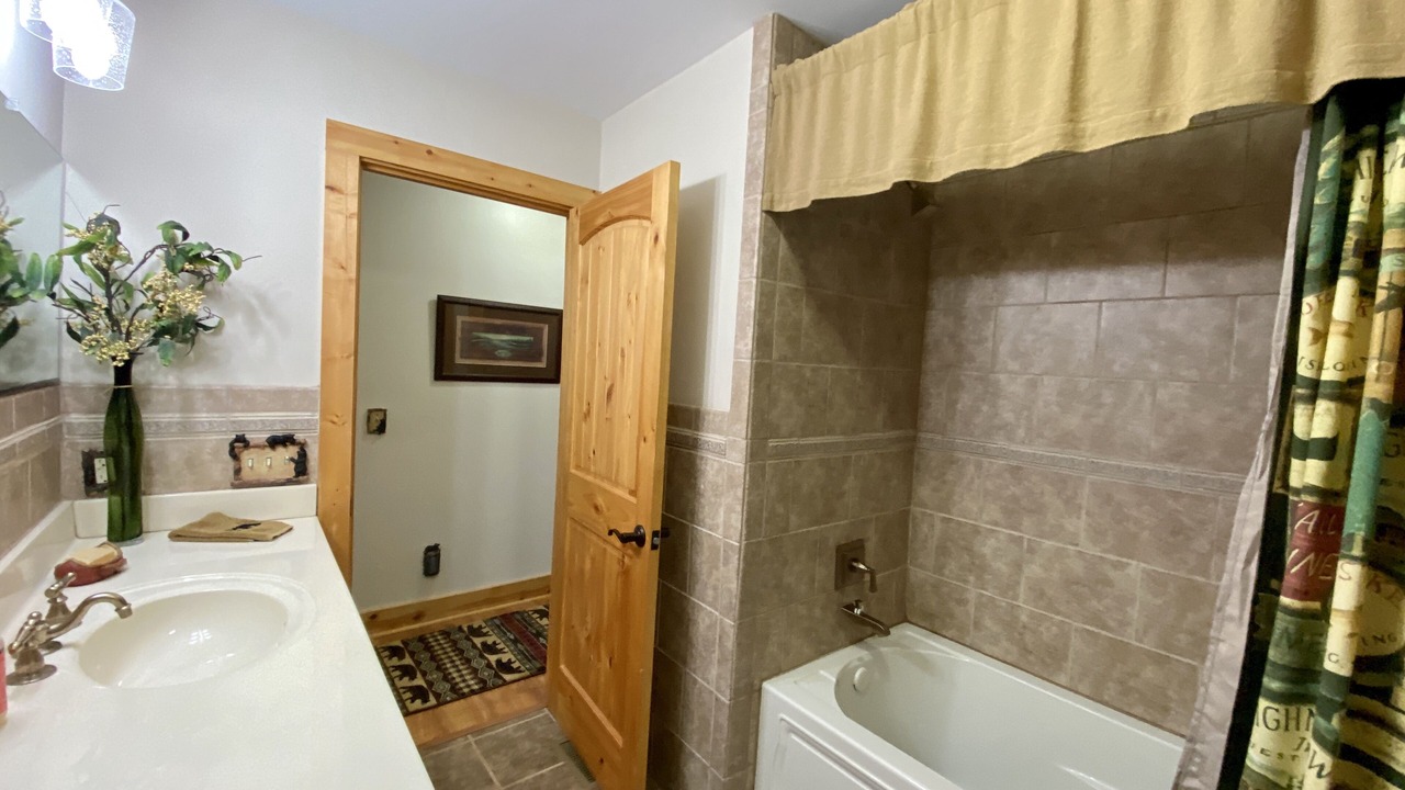 Photo of Bathroom in Helen