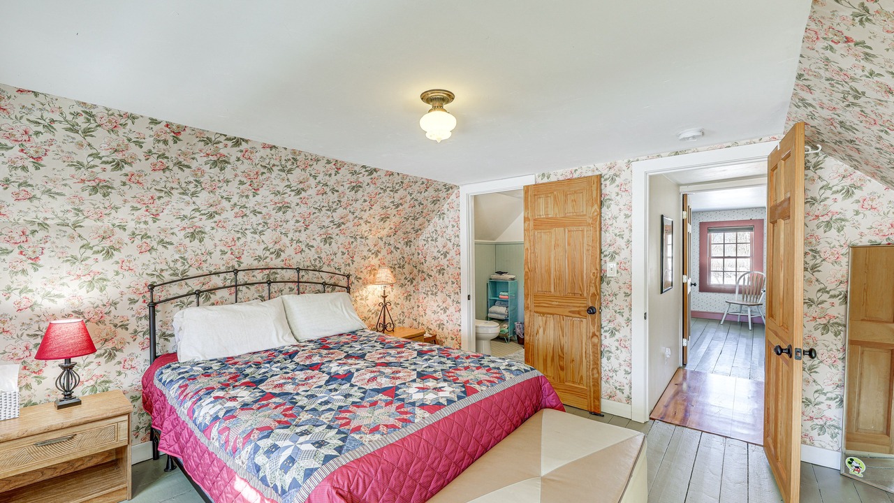 Photo of Bedroom in Center Lovell