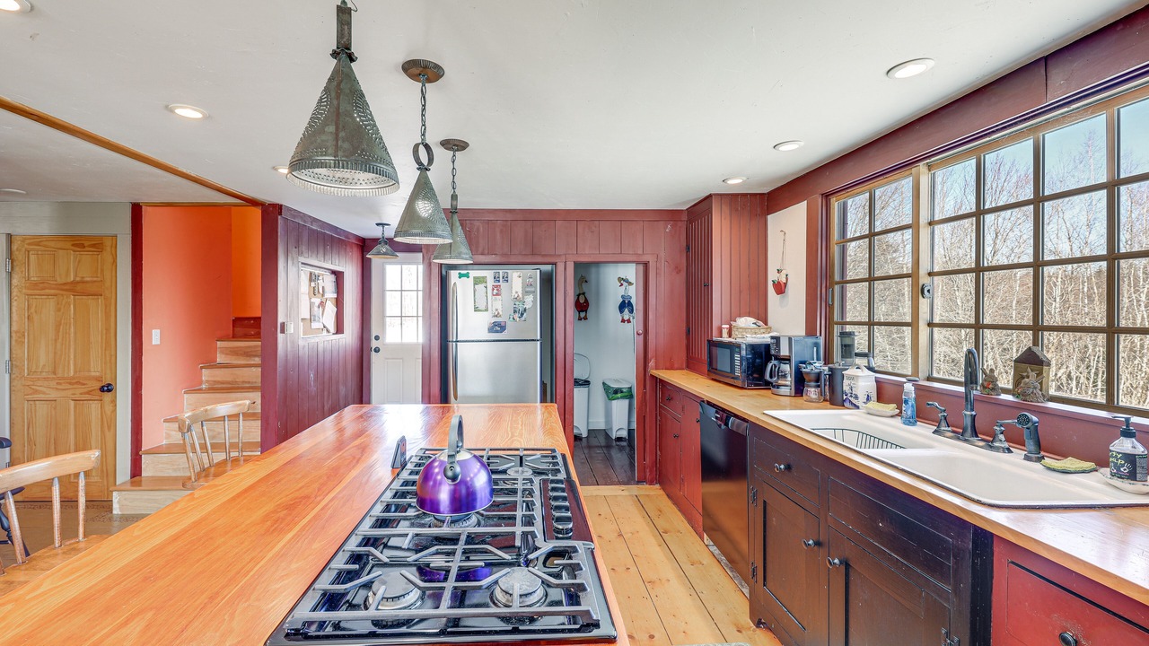 Photo of Kitchen in Center Lovell