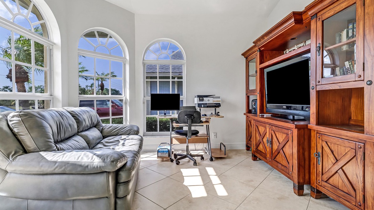 Photo of Livingroom in Naples Park