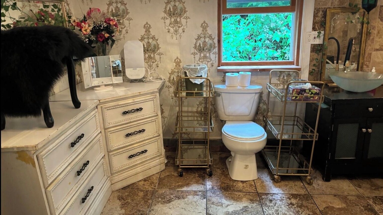 Photo of Bathroom in Derrick City