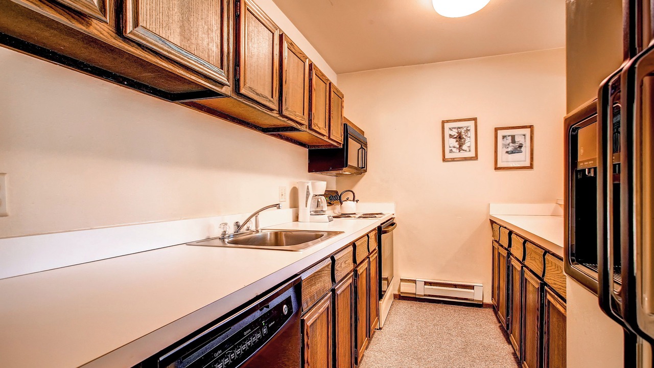 Photo of Kitchen in Peak 9