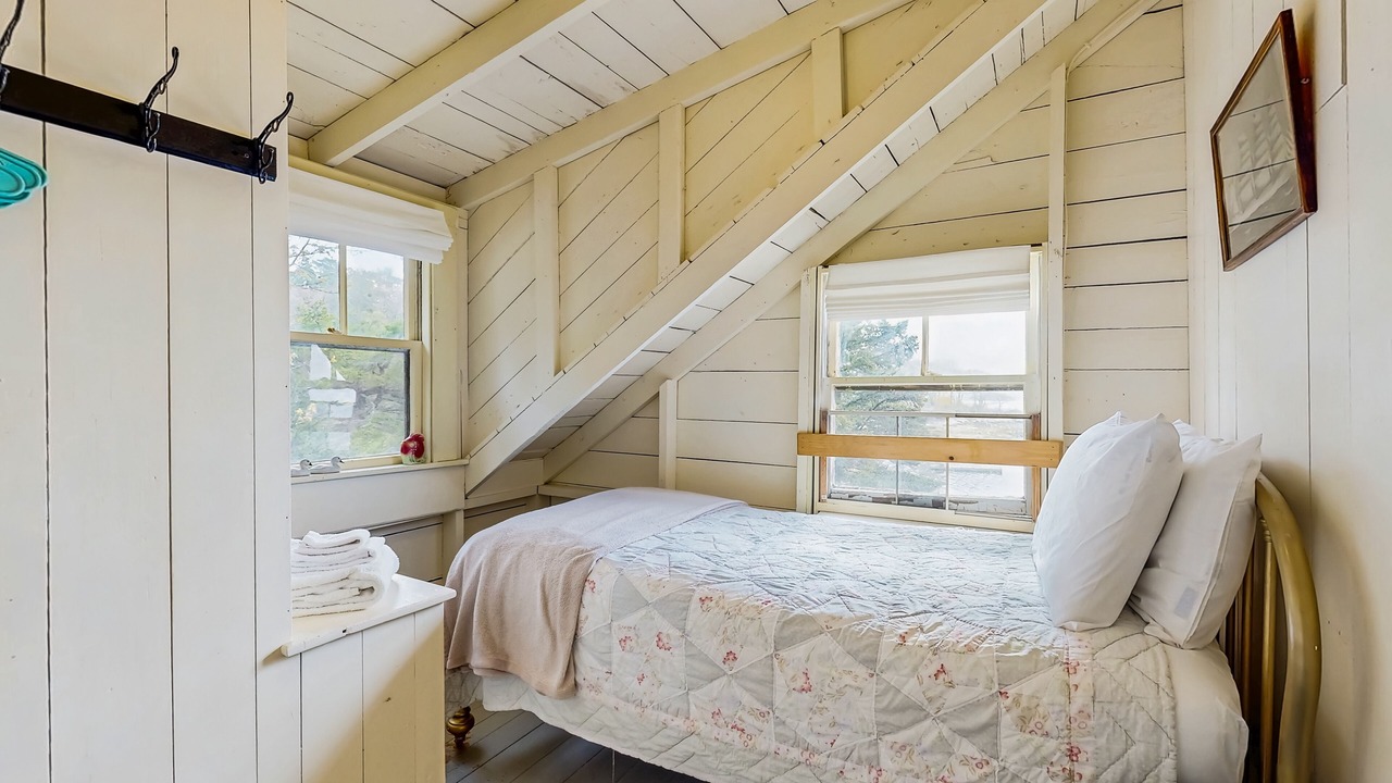 Photo of Bedroom in Boothbay Harbor